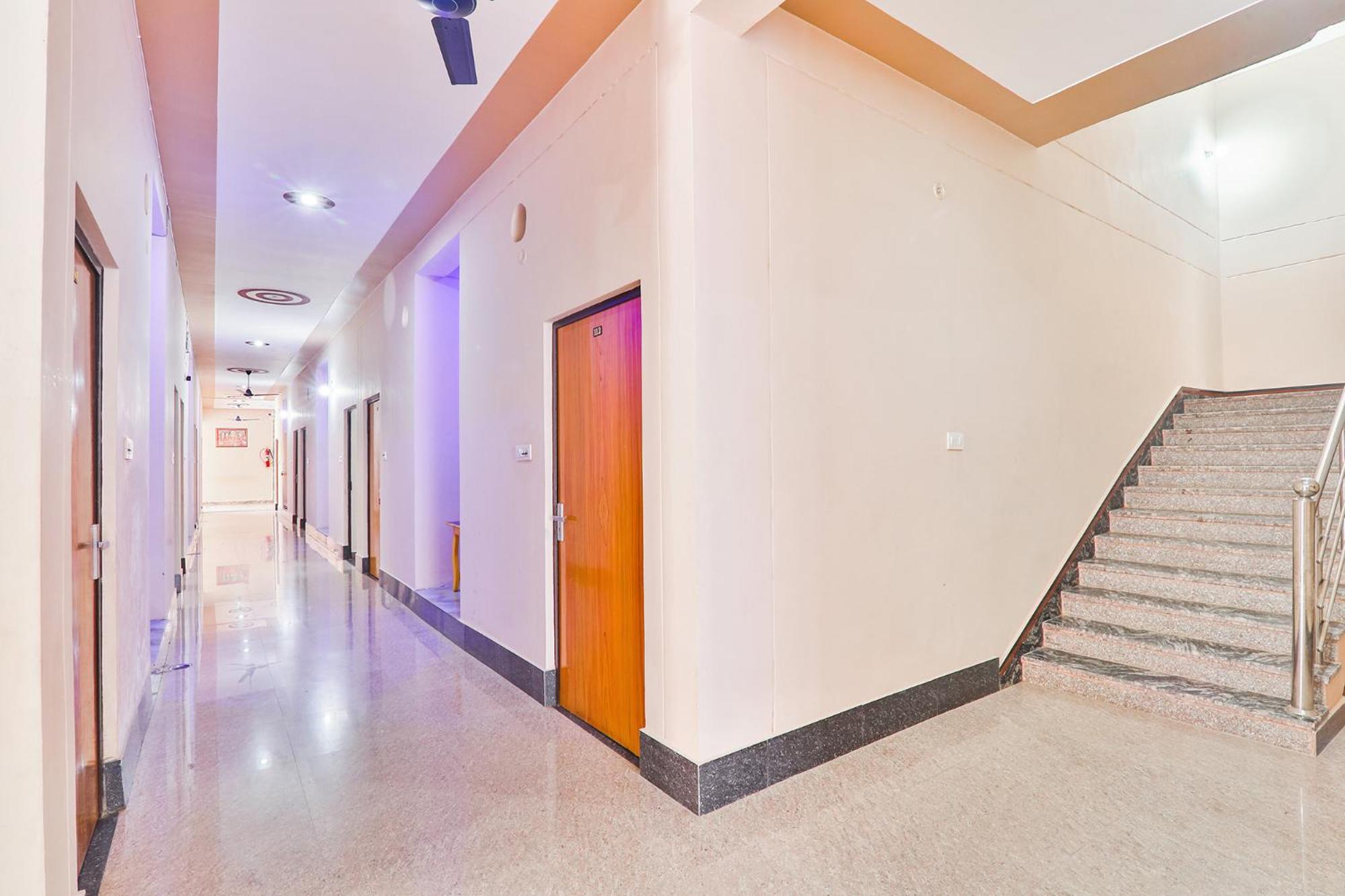Fabhotel Shree Venkatesh Nileyam Ayodhya Exterior photo