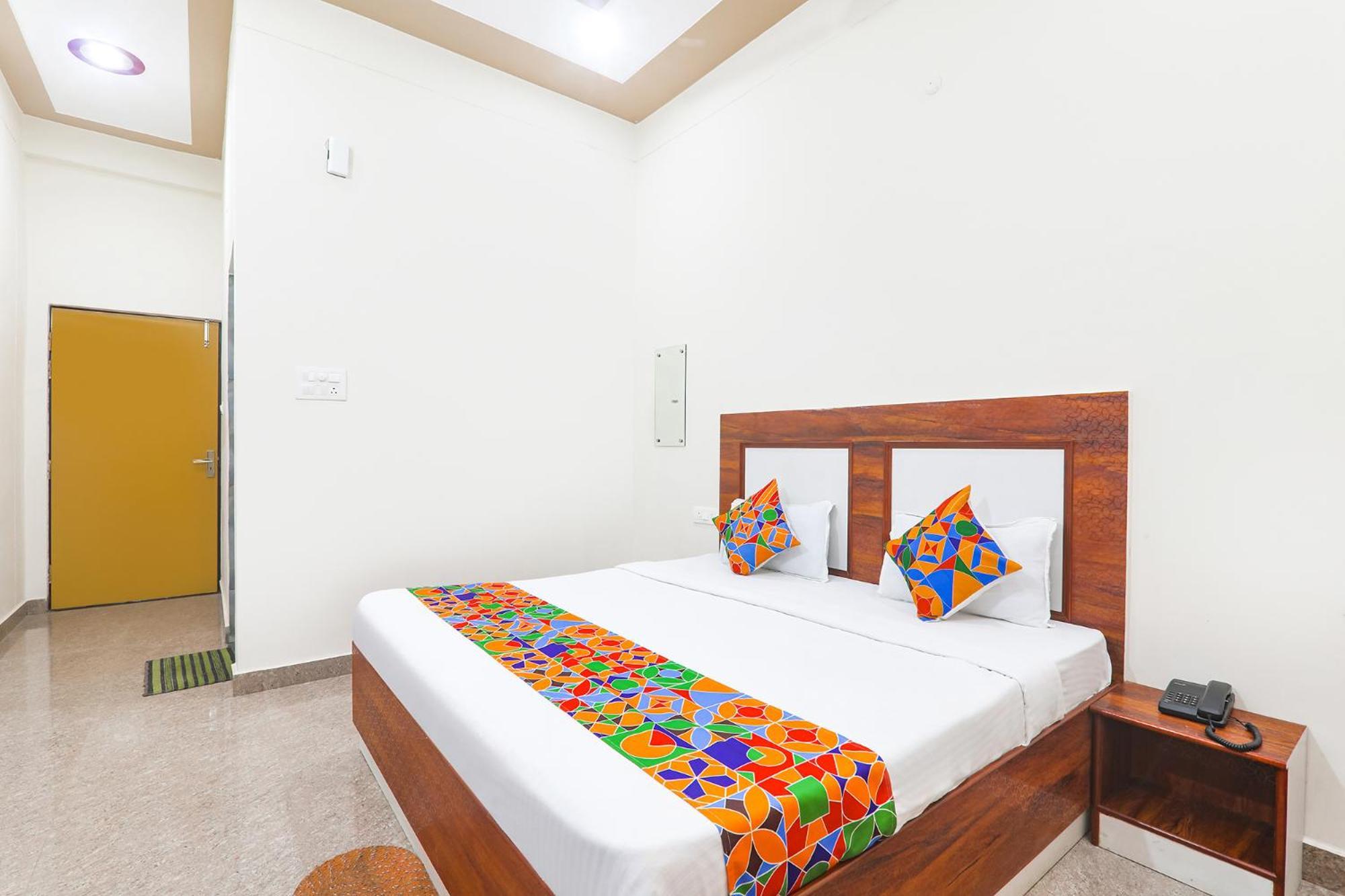 Fabhotel Shree Venkatesh Nileyam Ayodhya Exterior photo